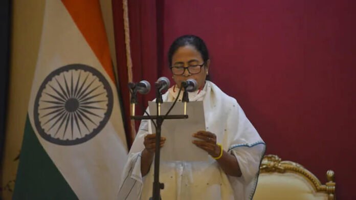 Mamata banerjee takes oath as west bengal chief minister for 3rd time