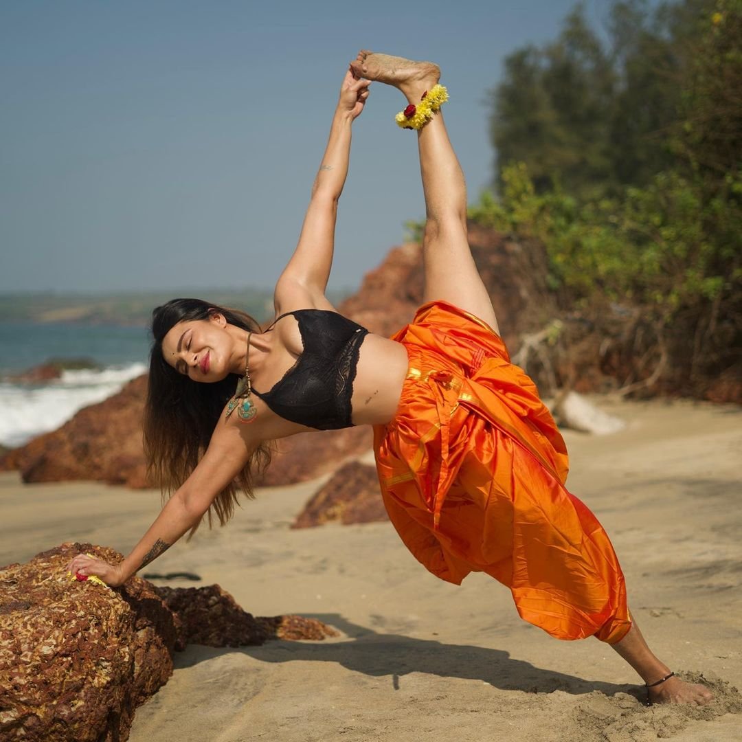 Aashka goradia yoga poses photos